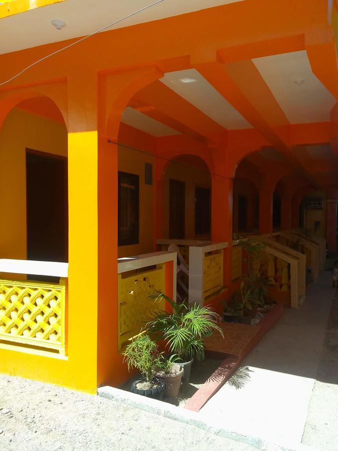 Queen Of Isle Cottages And Restaurant Puerto Galera Ngoại thất bức ảnh